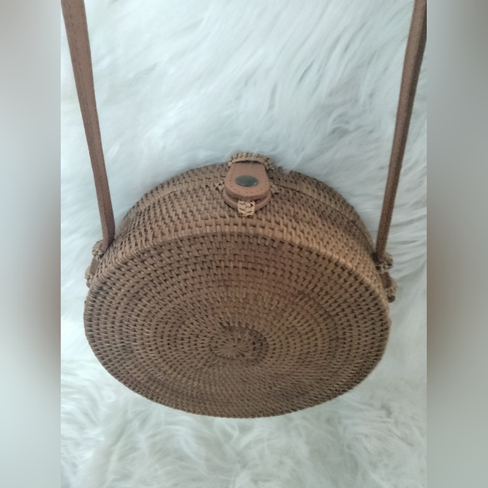 🌿✨ Boho-Chic Round Rattan Handbag ✨🌿 - Picture 2 of 6